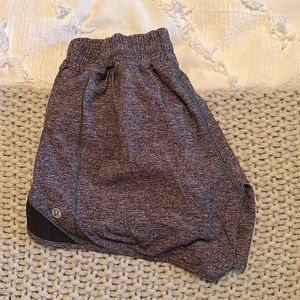 Lululemon shorts 4” Hotty Hot